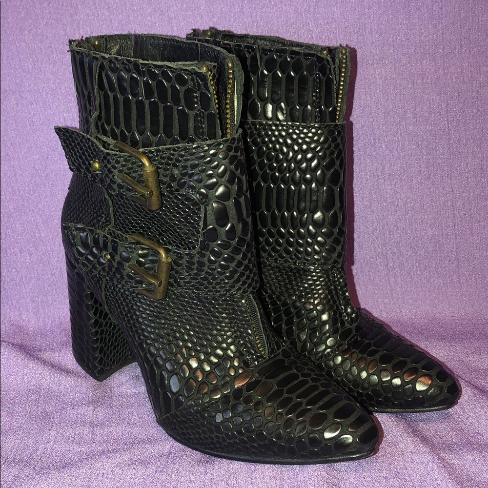 Used Women’s Freebird by Steven Joey Boot Size 8 Black
